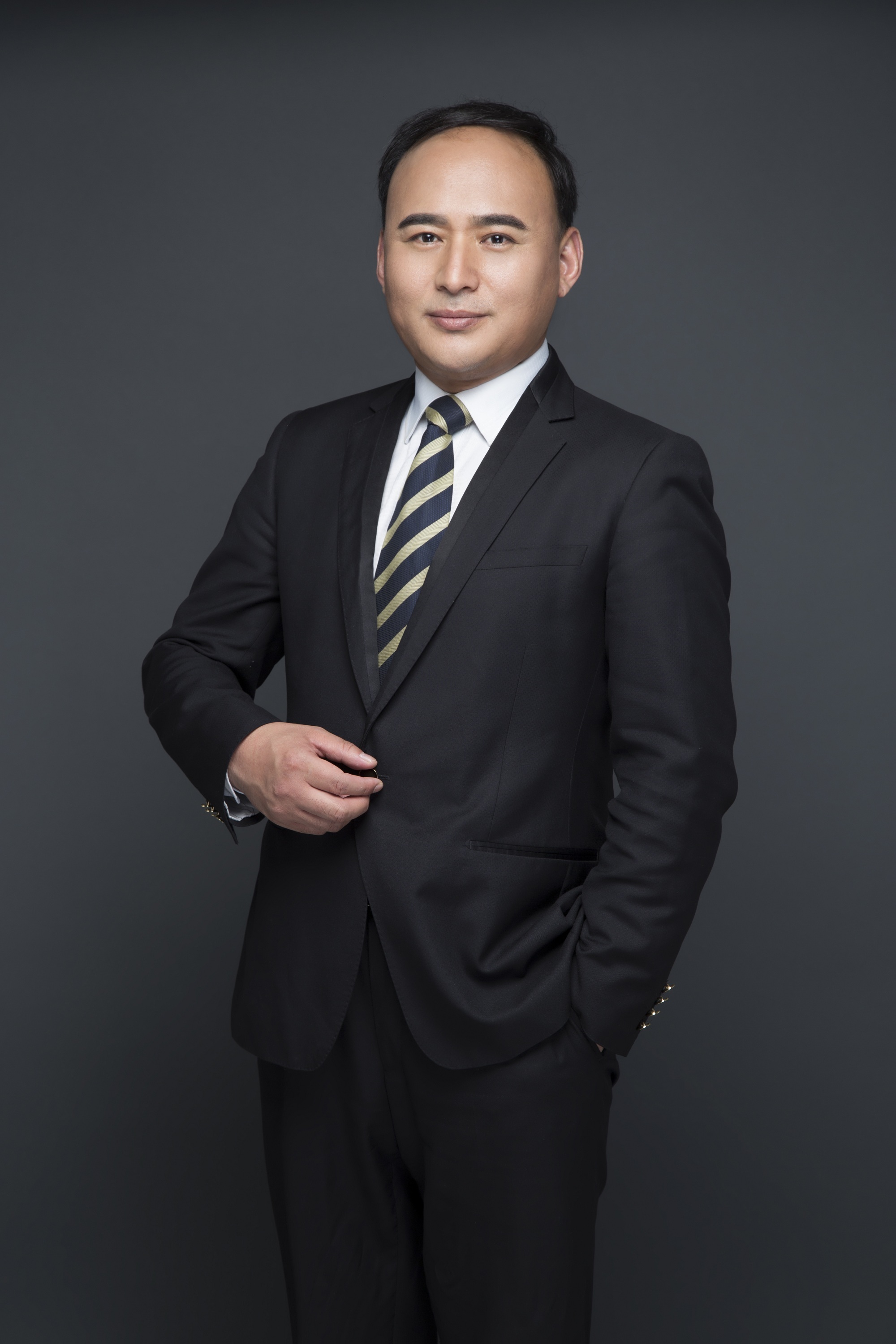 且华威选角与表演指导负责人